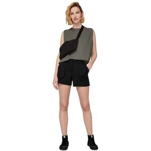 Lululemon This Instant Short Black Tailored Water Repellent Tech Shorts Size 6